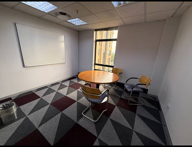 5,634M² OFFICE TO LET IN ROSEBANK